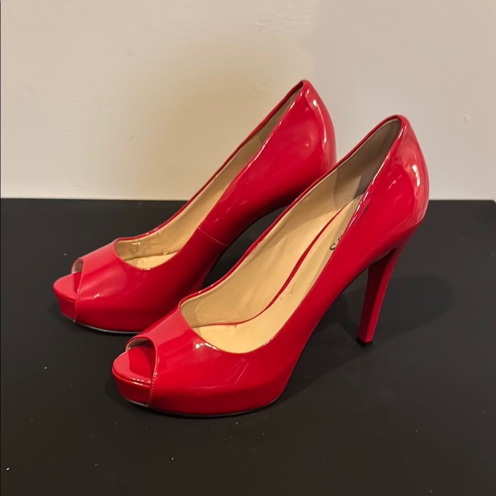 Guess Red Patent Leather Stiletto Heels, Size 7.5